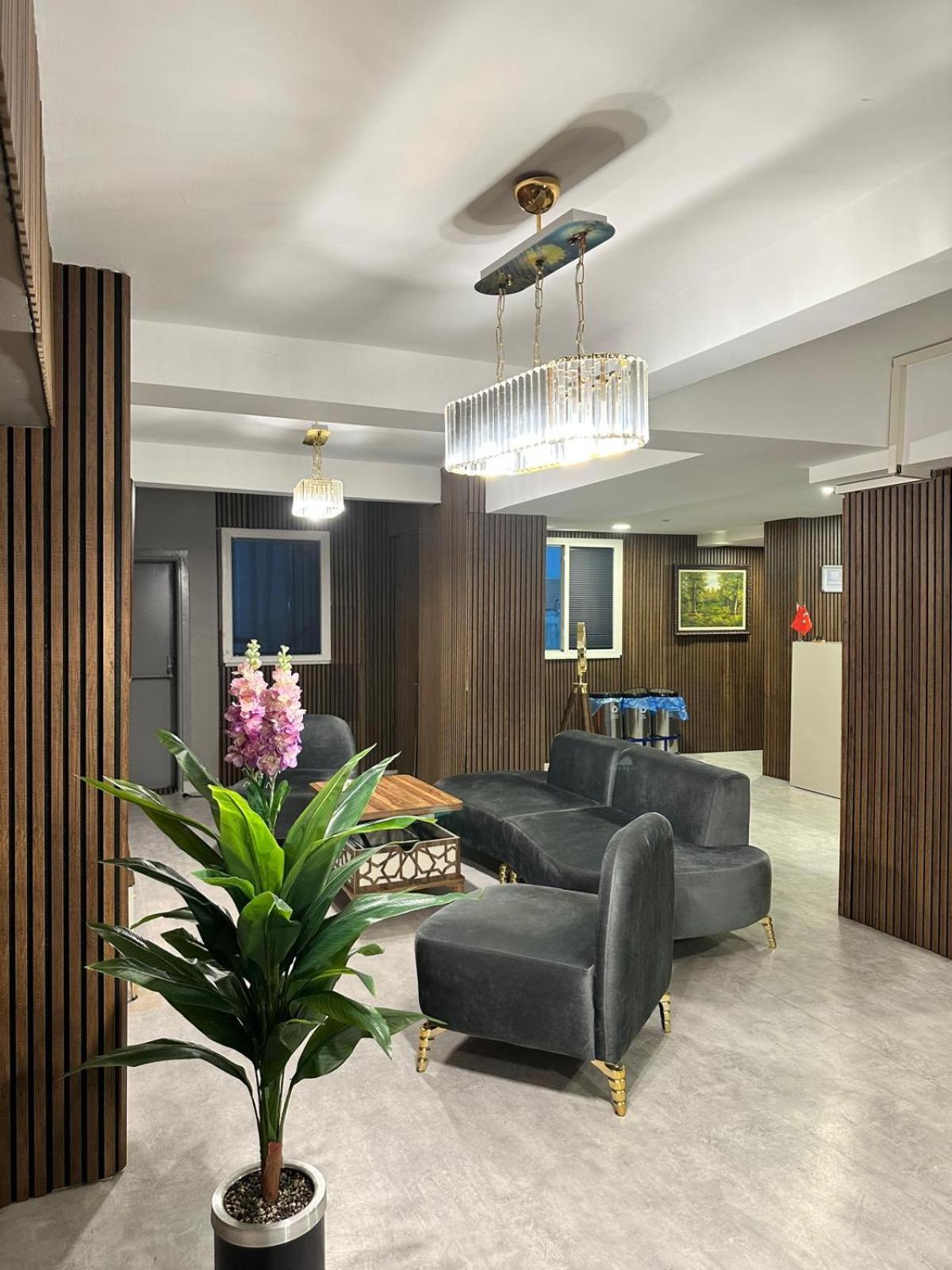 Hotel Mir Palace