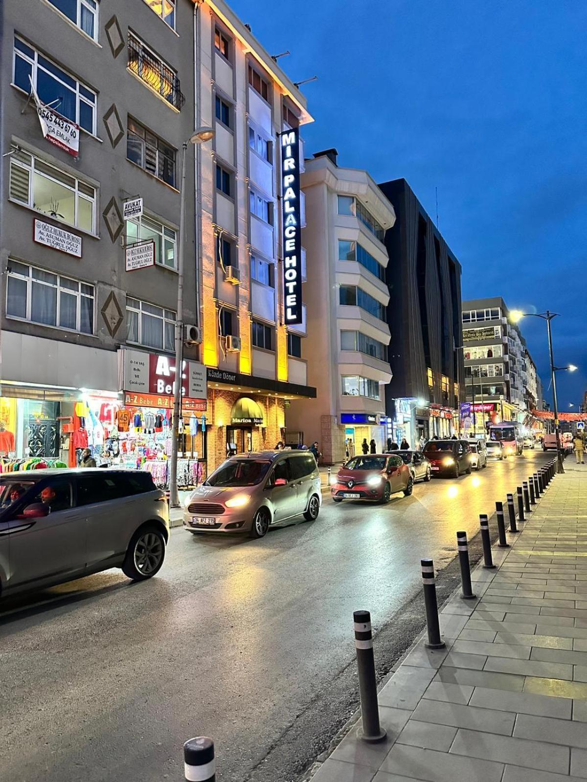 Mir Palace Hotel *