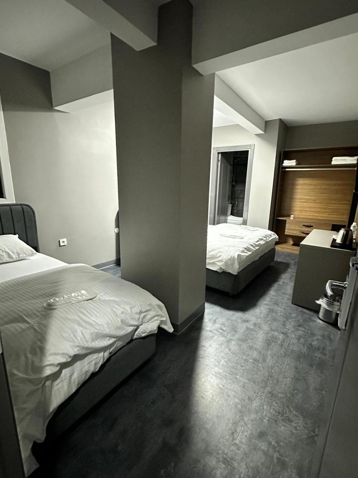 Mir Palace Hotel *